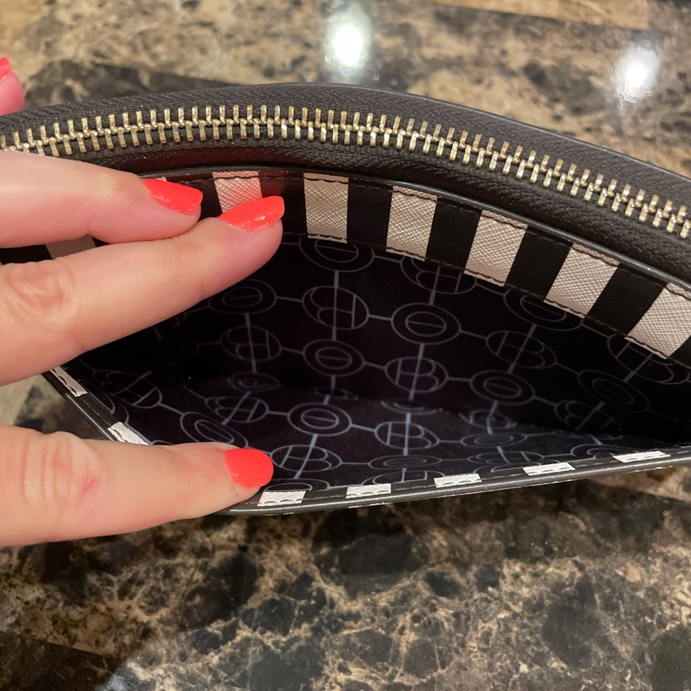Henri Bendel x James Goldcrown Limited Edition Wallet - Picture 10 of 16